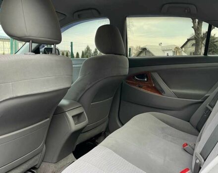 Серый Тойота Камри, объемом двигателя 2.5 л и пробегом 200 тыс. км за 9999 $, фото 17 на Automoto.ua