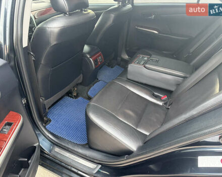 Серый Тойота Камри, объемом двигателя 2.49 л и пробегом 210 тыс. км за 15200 $, фото 14 на Automoto.ua