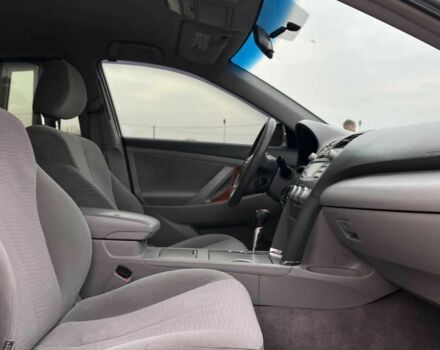 Серый Тойота Камри, объемом двигателя 2.5 л и пробегом 200 тыс. км за 9999 $, фото 19 на Automoto.ua