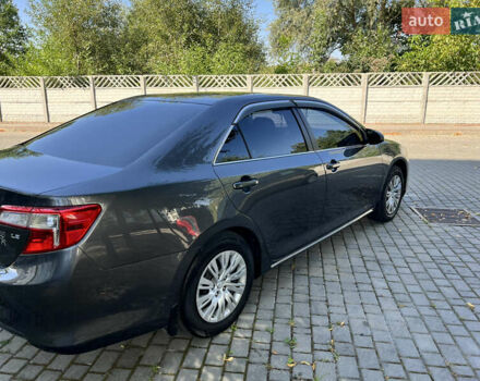 Сірий Тойота Камрі, об'ємом двигуна 2.5 л та пробігом 264 тис. км за 11500 $, фото 6 на Automoto.ua