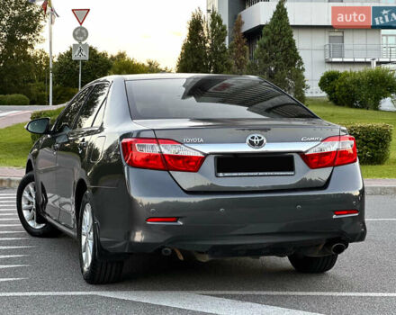 Серый Тойота Камри, объемом двигателя 2.5 л и пробегом 145 тыс. км за 13400 $, фото 10 на Automoto.ua
