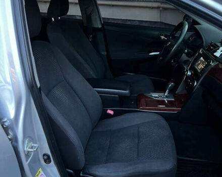 Серый Тойота Камри, объемом двигателя 2.49 л и пробегом 303 тыс. км за 10500 $, фото 21 на Automoto.ua