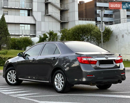 Серый Тойота Камри, объемом двигателя 2.5 л и пробегом 145 тыс. км за 13400 $, фото 12 на Automoto.ua