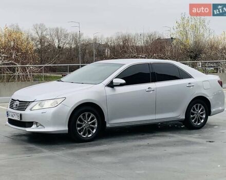 Серый Тойота Камри, объемом двигателя 2.49 л и пробегом 196 тыс. км за 12300 $, фото 37 на Automoto.ua