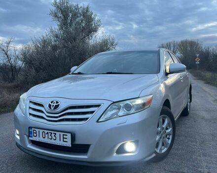 Сірий Тойота Камрі, об'ємом двигуна 2.4 л та пробігом 228 тис. км за 10100 $, фото 1 на Automoto.ua