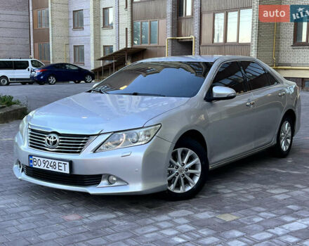 Серый Тойота Камри, объемом двигателя 2.49 л и пробегом 303 тыс. км за 10500 $, фото 3 на Automoto.ua