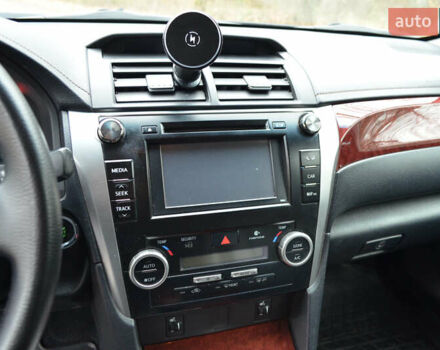 Серый Тойота Камри, объемом двигателя 2.5 л и пробегом 232 тыс. км за 11900 $, фото 7 на Automoto.ua