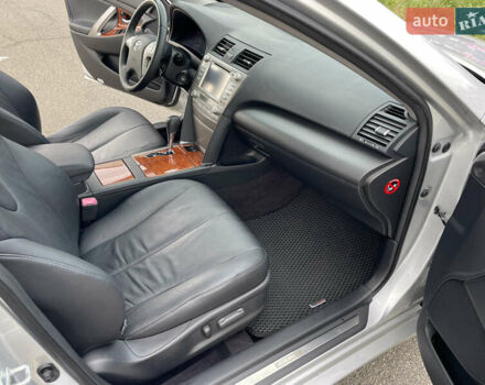 Тойота Камри 2011 в Киеве на Automoto.ua Серый Тойота Камри, объемом двигателя 2.4 л и пробегом 191 тыс. км за 10800 $, фото 11 на Automoto.ua