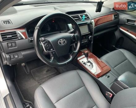 Серый Тойота Камри, объемом двигателя 2.49 л и пробегом 196 тыс. км за 12300 $, фото 66 на Automoto.ua