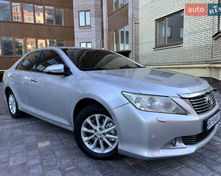 Серый Тойота Камри, объемом двигателя 2.49 л и пробегом 303 тыс. км за 10500 $, фото 4 на Automoto.ua