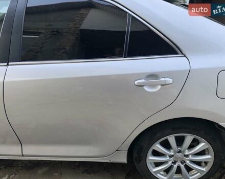 Серый Тойота Камри, объемом двигателя 2.5 л и пробегом 250 тыс. км за 10000 $, фото 1 на Automoto.ua