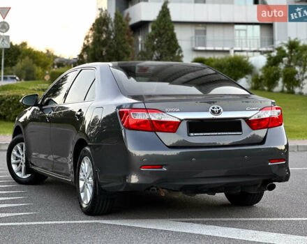Серый Тойота Камри, объемом двигателя 2.5 л и пробегом 145 тыс. км за 13400 $, фото 9 на Automoto.ua