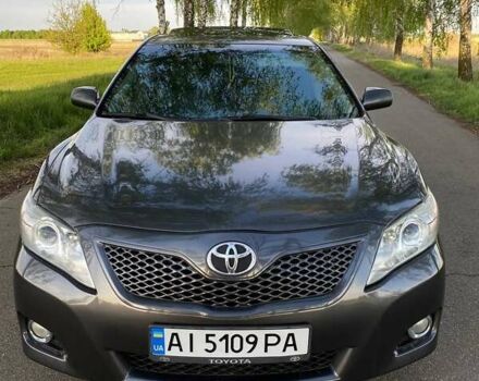 Сірий Тойота Камрі, об'ємом двигуна 2.5 л та пробігом 295 тис. км за 8400 $, фото 1 на Automoto.ua