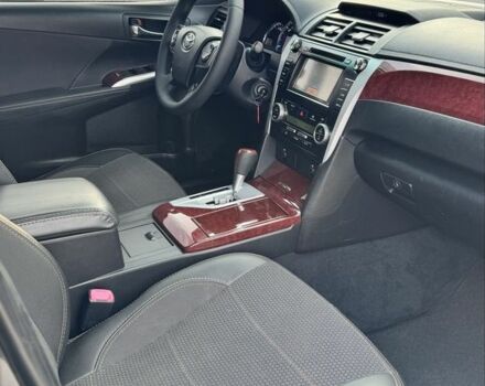 Серый Тойота Камри, объемом двигателя 2.5 л и пробегом 185 тыс. км за 12700 $, фото 18 на Automoto.ua