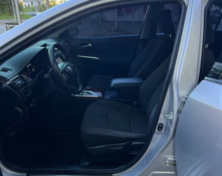 Серый Тойота Камри, объемом двигателя 2.49 л и пробегом 303 тыс. км за 10500 $, фото 14 на Automoto.ua