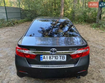 Серый Тойота Камри, объемом двигателя 2.49 л и пробегом 238 тыс. км за 11500 $, фото 3 на Automoto.ua
