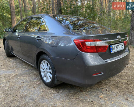 Серый Тойота Камри, объемом двигателя 2.49 л и пробегом 238 тыс. км за 11500 $, фото 2 на Automoto.ua