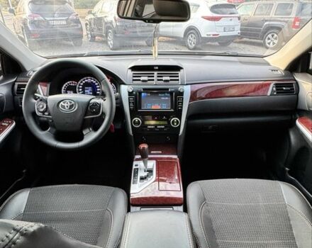 Серый Тойота Камри, объемом двигателя 2.5 л и пробегом 185 тыс. км за 12700 $, фото 15 на Automoto.ua