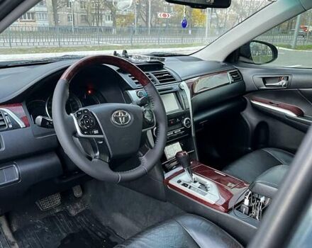 Серый Тойота Камри, объемом двигателя 2.49 л и пробегом 155 тыс. км за 12500 $, фото 20 на Automoto.ua