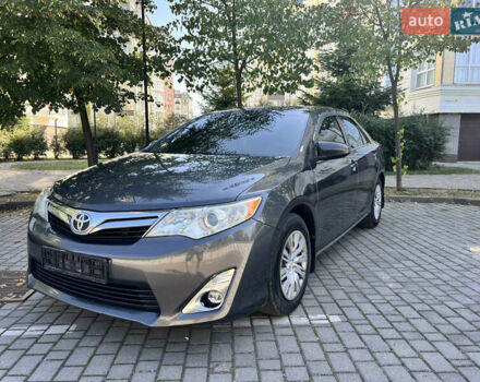 Сірий Тойота Камрі, об'ємом двигуна 2.5 л та пробігом 264 тис. км за 11500 $, фото 9 на Automoto.ua