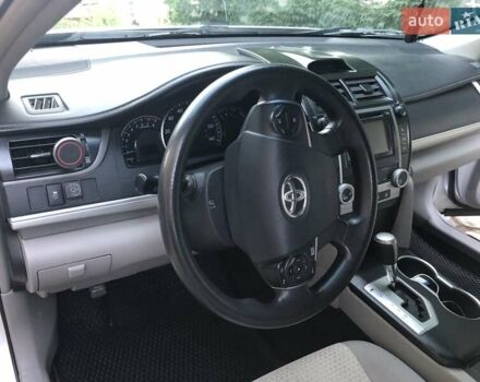 Серый Тойота Камри, объемом двигателя 2.5 л и пробегом 250 тыс. км за 10000 $, фото 15 на Automoto.ua