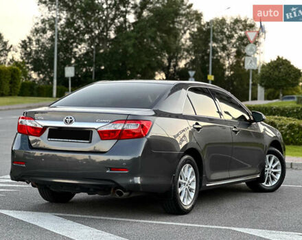 Серый Тойота Камри, объемом двигателя 2.5 л и пробегом 145 тыс. км за 13400 $, фото 14 на Automoto.ua