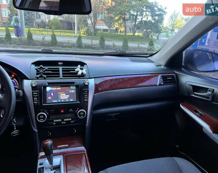 Серый Тойота Камри, объемом двигателя 2.49 л и пробегом 303 тыс. км за 10500 $, фото 26 на Automoto.ua