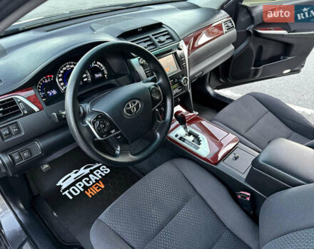 Серый Тойота Камри, объемом двигателя 2.5 л и пробегом 145 тыс. км за 13400 $, фото 21 на Automoto.ua