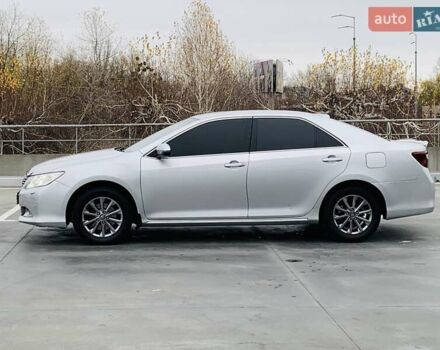 Серый Тойота Камри, объемом двигателя 2.49 л и пробегом 196 тыс. км за 12300 $, фото 14 на Automoto.ua
