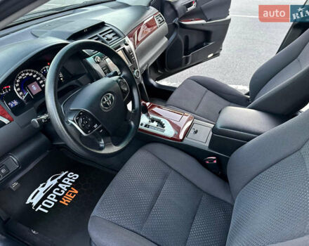 Серый Тойота Камри, объемом двигателя 2.5 л и пробегом 145 тыс. км за 13400 $, фото 23 на Automoto.ua