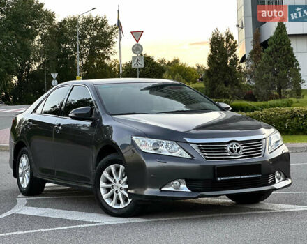Серый Тойота Камри, объемом двигателя 2.5 л и пробегом 145 тыс. км за 13400 $, фото 6 на Automoto.ua