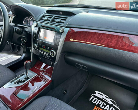 Серый Тойота Камри, объемом двигателя 2.5 л и пробегом 145 тыс. км за 13400 $, фото 34 на Automoto.ua