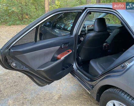 Серый Тойота Камри, объемом двигателя 2.49 л и пробегом 238 тыс. км за 11500 $, фото 8 на Automoto.ua