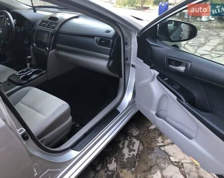 Серый Тойота Камри, объемом двигателя 2.5 л и пробегом 250 тыс. км за 10000 $, фото 11 на Automoto.ua