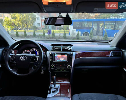 Серый Тойота Камри, объемом двигателя 2.49 л и пробегом 303 тыс. км за 10500 $, фото 24 на Automoto.ua