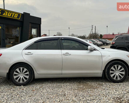 Сірий Тойота Камрі, об'ємом двигуна 2.49 л та пробігом 200 тис. км за 9999 $, фото 7 на Automoto.ua