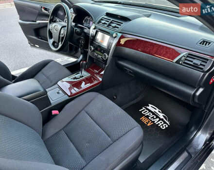 Серый Тойота Камри, объемом двигателя 2.5 л и пробегом 145 тыс. км за 13400 $, фото 33 на Automoto.ua