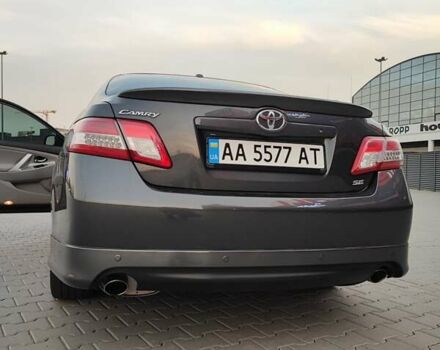 Сірий Тойота Камрі, об'ємом двигуна 2.5 л та пробігом 160 тис. км за 12000 $, фото 7 на Automoto.ua