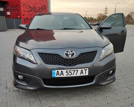 Сірий Тойота Камрі, об'ємом двигуна 2.5 л та пробігом 160 тис. км за 12000 $, фото 4 на Automoto.ua