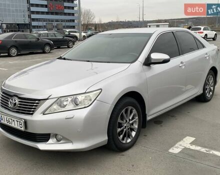 Серый Тойота Камри, объемом двигателя 2.49 л и пробегом 196 тыс. км за 12300 $, фото 9 на Automoto.ua