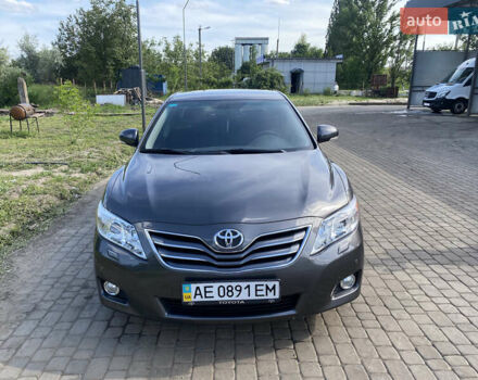 Сірий Тойота Камрі, об'ємом двигуна 2.36 л та пробігом 162 тис. км за 10800 $, фото 1 на Automoto.ua