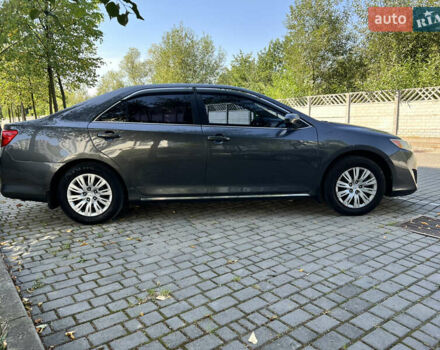 Сірий Тойота Камрі, об'ємом двигуна 2.5 л та пробігом 264 тис. км за 11500 $, фото 4 на Automoto.ua