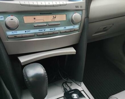 Сірий Тойота Камрі, об'ємом двигуна 2.5 л та пробігом 160 тис. км за 12000 $, фото 18 на Automoto.ua