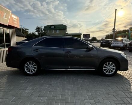 Серый Тойота Камри, объемом двигателя 2.5 л и пробегом 185 тыс. км за 12700 $, фото 2 на Automoto.ua