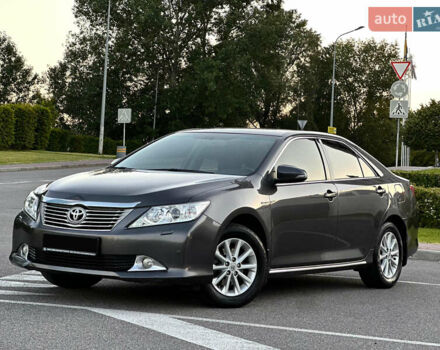 Серый Тойота Камри, объемом двигателя 2.5 л и пробегом 145 тыс. км за 13400 $, фото 8 на Automoto.ua