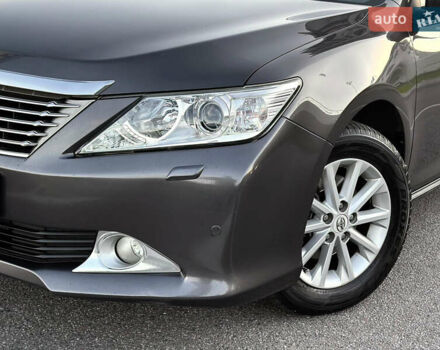 Серый Тойота Камри, объемом двигателя 2.5 л и пробегом 145 тыс. км за 13400 $, фото 3 на Automoto.ua