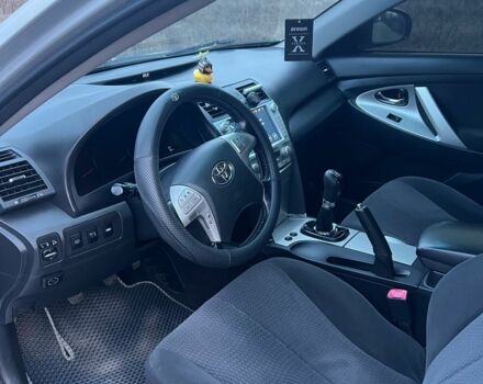 Сірий Тойота Камрі, об'ємом двигуна 2.4 л та пробігом 228 тис. км за 10100 $, фото 5 на Automoto.ua