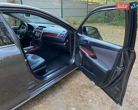 Серый Тойота Камри, объемом двигателя 2.49 л и пробегом 238 тыс. км за 11500 $, фото 9 на Automoto.ua