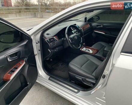 Серый Тойота Камри, объемом двигателя 2.49 л и пробегом 196 тыс. км за 12300 $, фото 64 на Automoto.ua