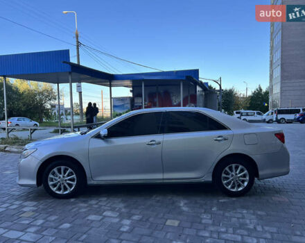 Серый Тойота Камри, объемом двигателя 2.49 л и пробегом 303 тыс. км за 10500 $, фото 13 на Automoto.ua